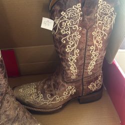 Kids Boots - Size 4.5 NEW