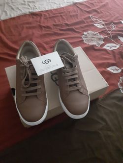 UGG unisex karine leather shoes