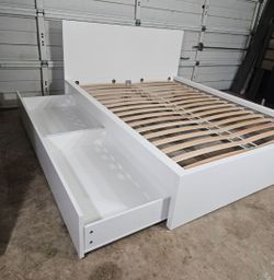 IKEA King Size Bed Frame With 2-Drawers, Good Conditions , White Color