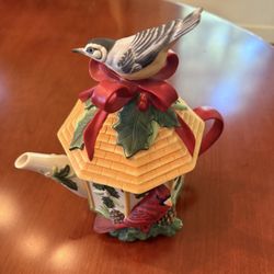  Beautiful Bird Teapot