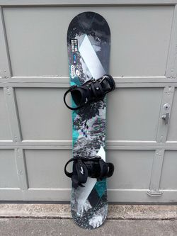 Snowboard with Burton Bindings size 158cm