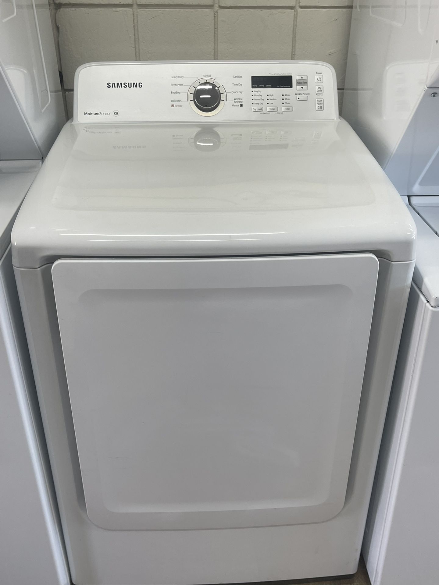 Samsung Moisture Sensing Natural Gas Dryer In Excellent Working Condition