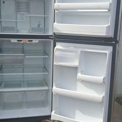 GE Refrigerator WORKING !