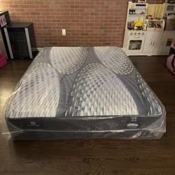 New Queen size Serta Mattress