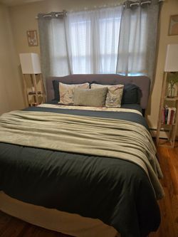 King-Size Bed Set – Very well maintained