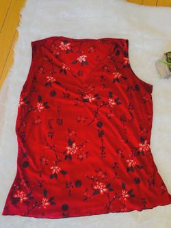 Red Floral Sleeveless Top with V-Neck XL