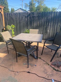 Outdoor dining set