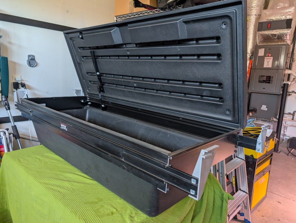 Truck bed Utility Box - Tonneau Mate