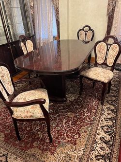 6ft -7.5ft Extendable Dining Table Mahogany Wood - With 2 Armrest Chairs