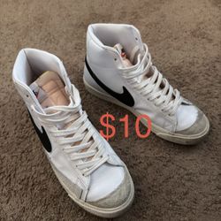 Nike Blazers Size 8.5