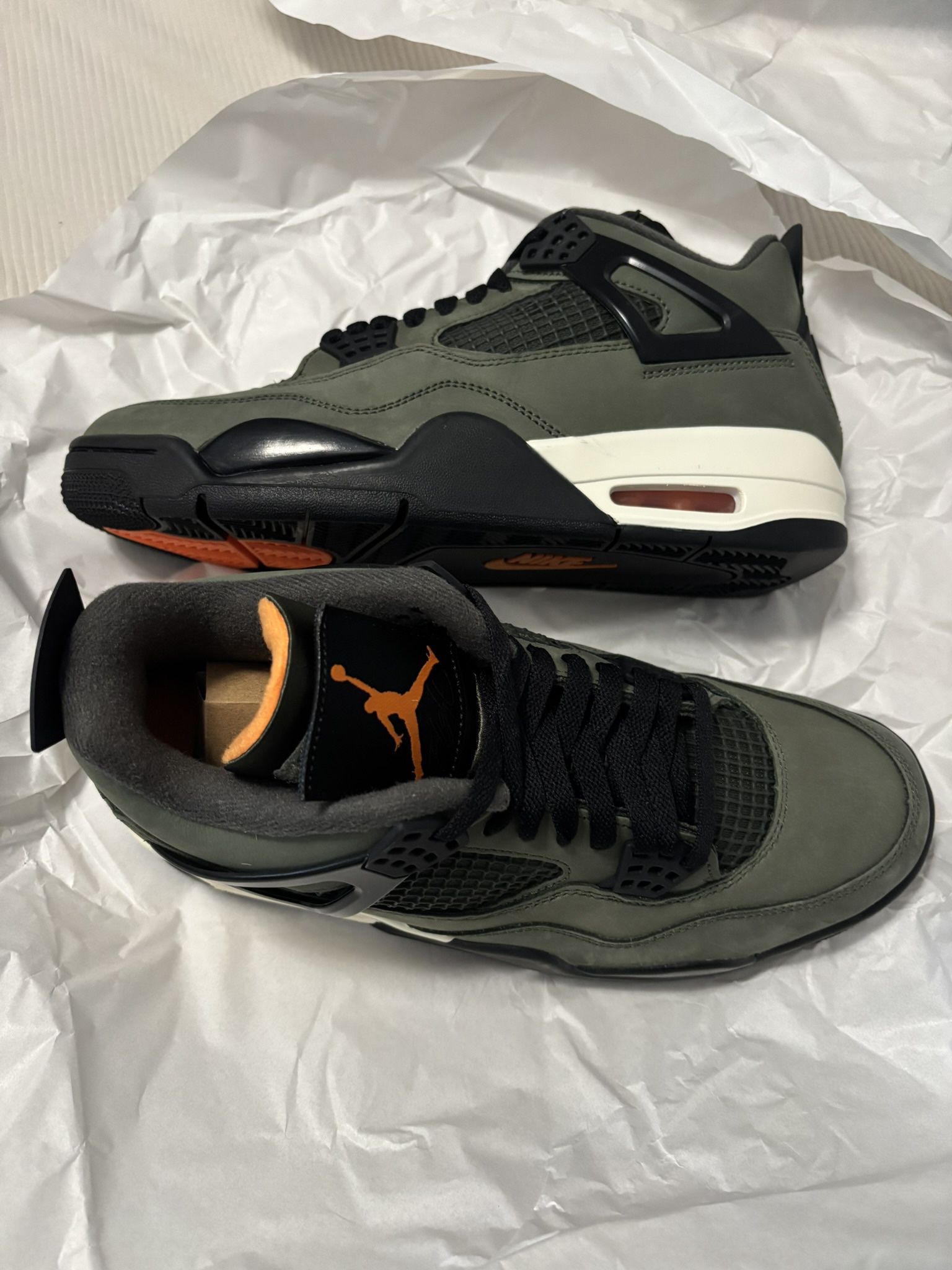 Jordan 4 Retro x undefeated size 9