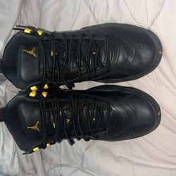 Jordan 12 black taxi size 10.5 men’s