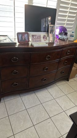 Brown dresser