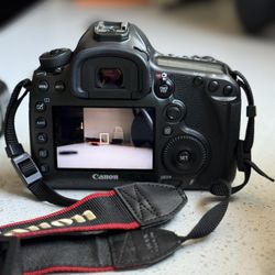Canon EOS 5Ds SLR Camera