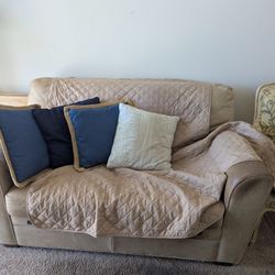 Loveseat 