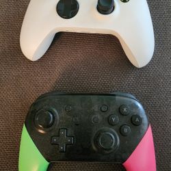 XBOX SERIES AND NINTENDO SWITCH PRO CONTROLLERS