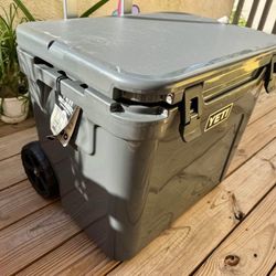 Yeti~60~Roadie(wheels)~Cooler