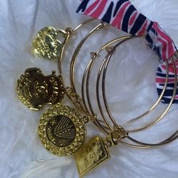 Big Gold C Charm Set