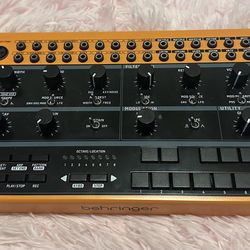 Behringer Crave Synthesizer 