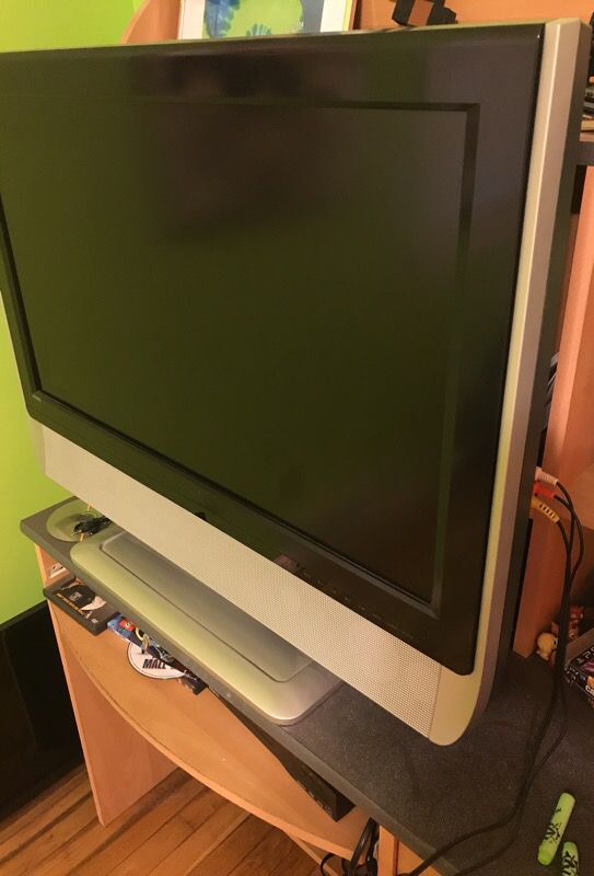 Old school flat screen tv