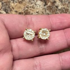 10k Diamond Earrings 
