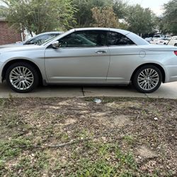 2011 Chrysler 200 Convertible