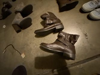 Size 6 Womens Boots 