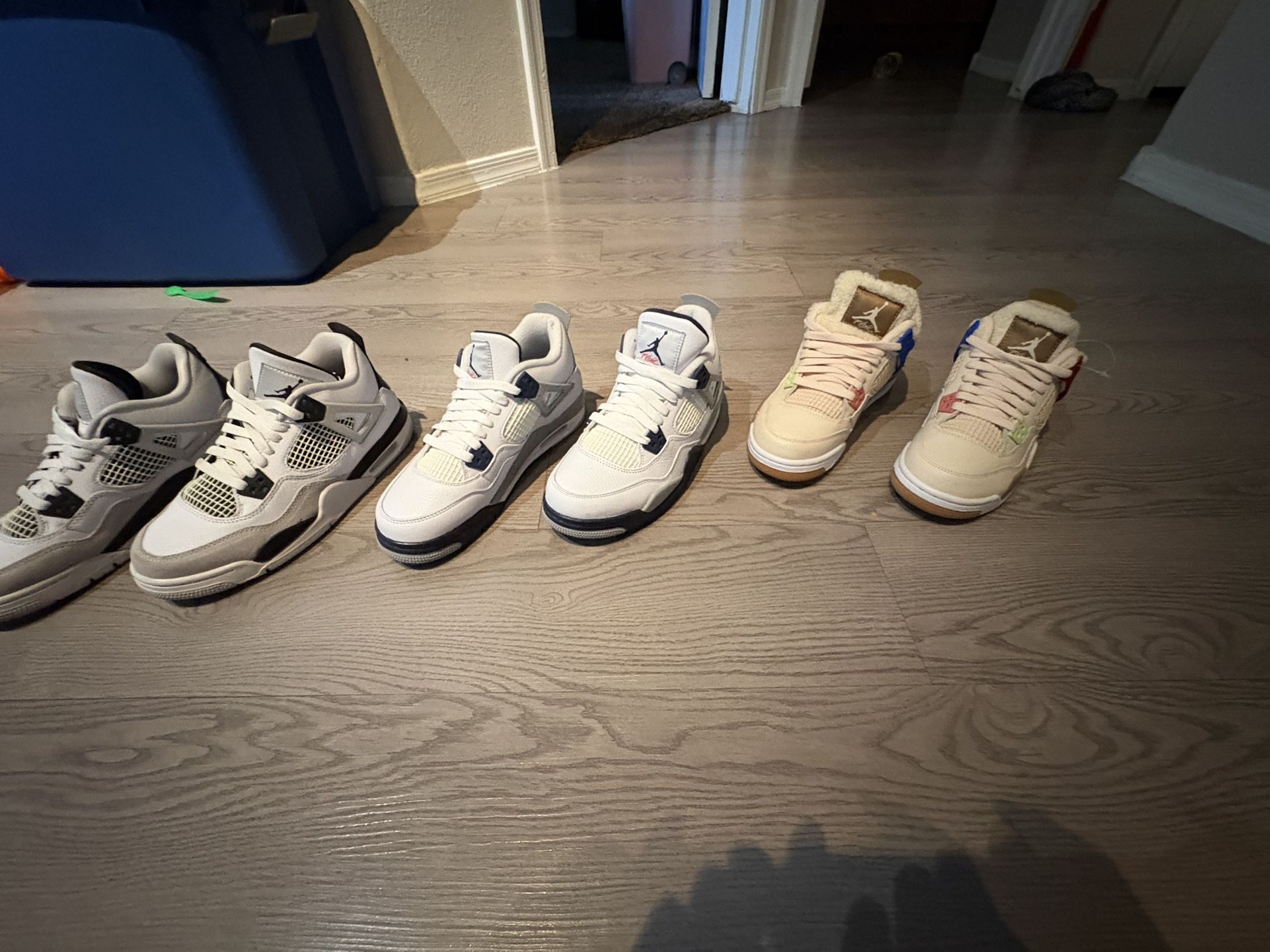 WOMEN JORDANS NEVER WORN