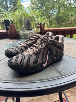 Nike Low-Top Sneakers Brown and Black
