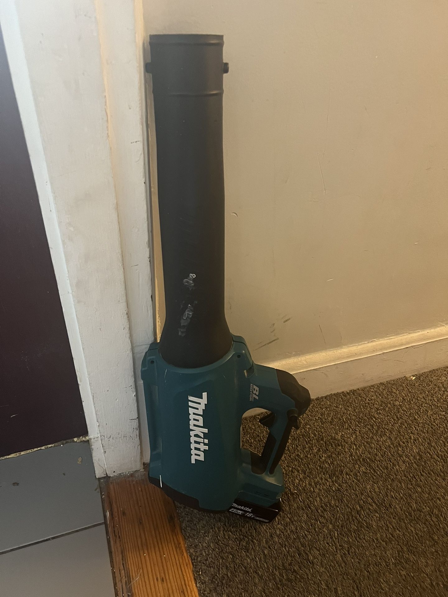 Makita XBU03Z 18V LXT® Lithium-Ion Brushless Cordless Blower, Tool Only