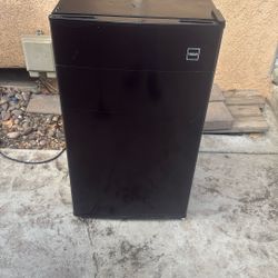 MINI REFRIGERADOR