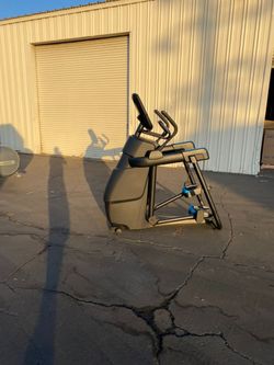 PRECOR 885 AMT With P82 Console Black