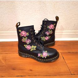 Dr Martens Multiple Sizes Women's 7 + 8 + 10