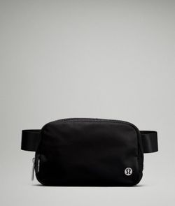 Lululemon Everywhere Belt Bag - NWT