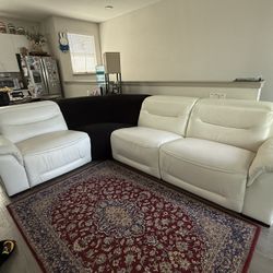 5pc  leather Rooms To Go Recliner Sofa