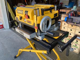 Dewalt Planer DW753 and collapsible stand