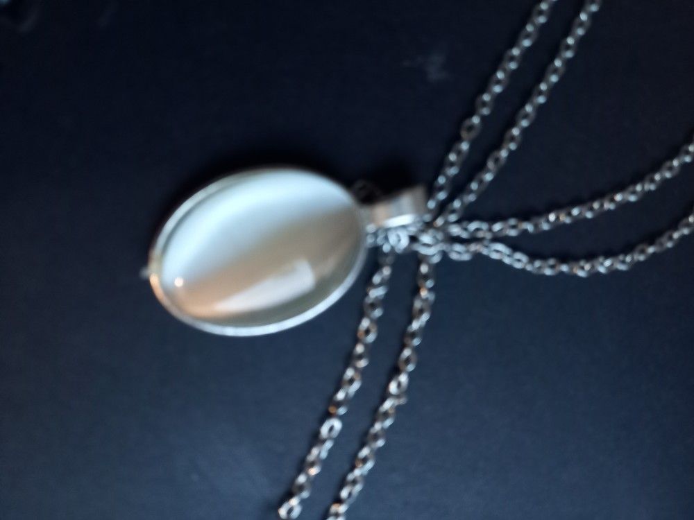 Moonstone On 20 Inch Silver Change