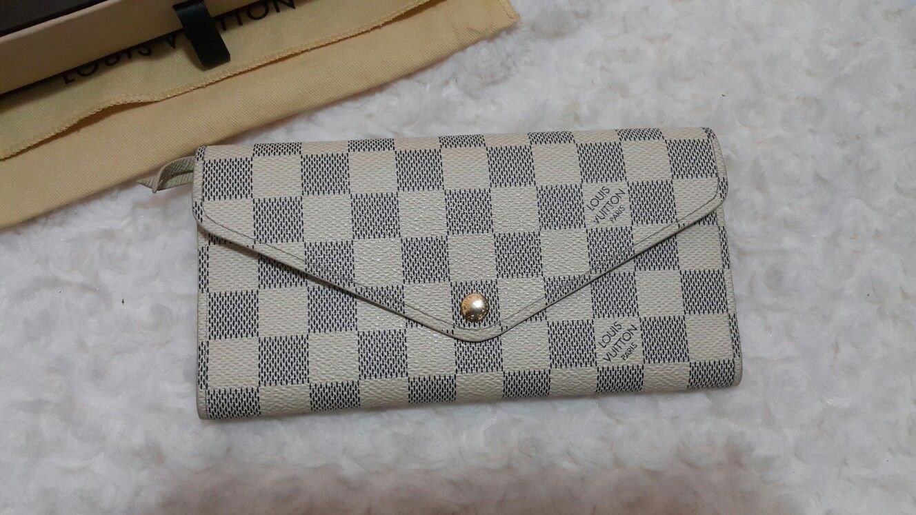 Louis Vuitton Josephine wallet