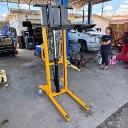 Manual lift