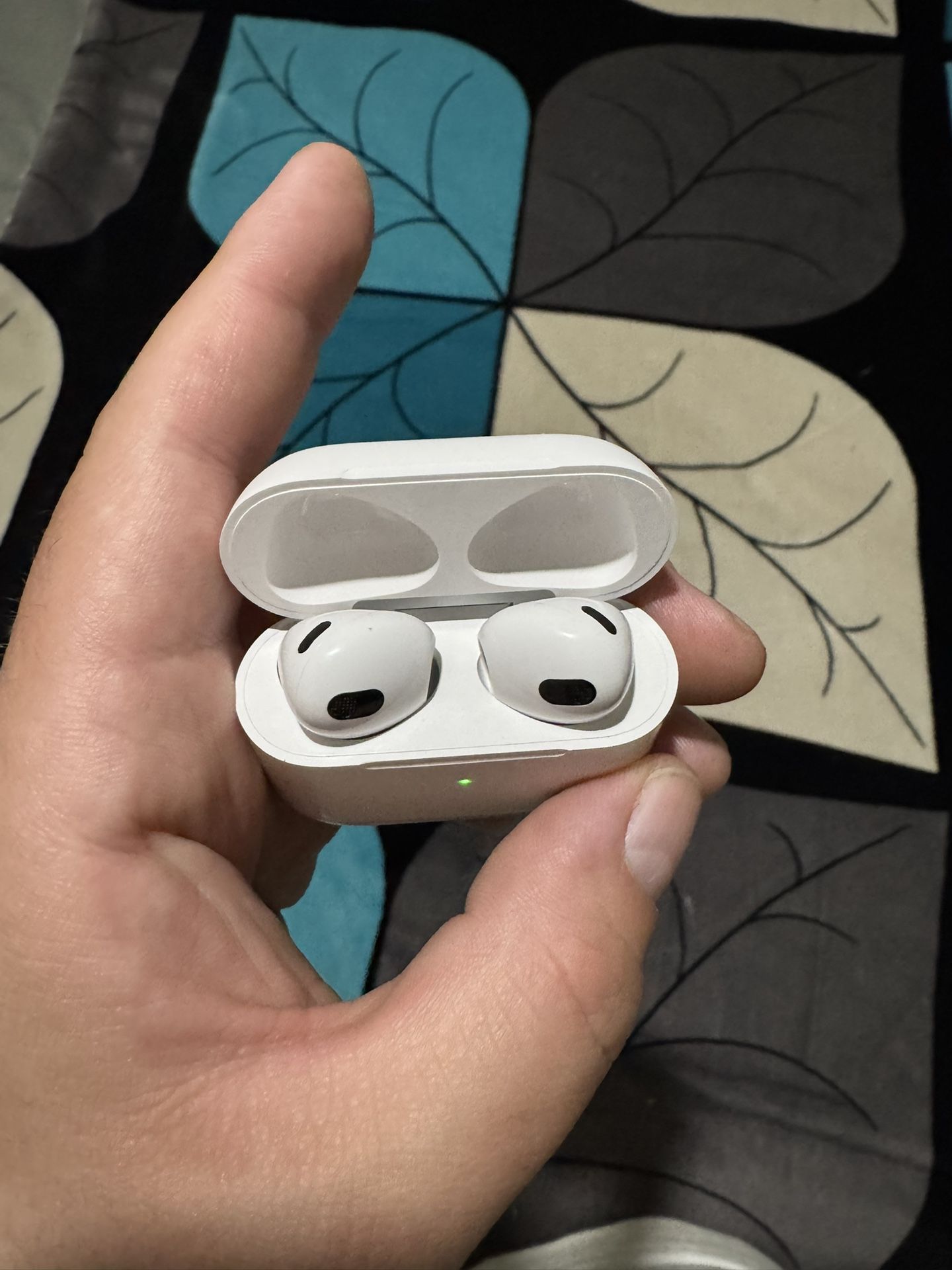 Apple AirPods - 3rd Generation