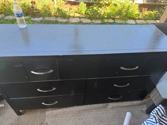 Black 6-Drawer Dresser