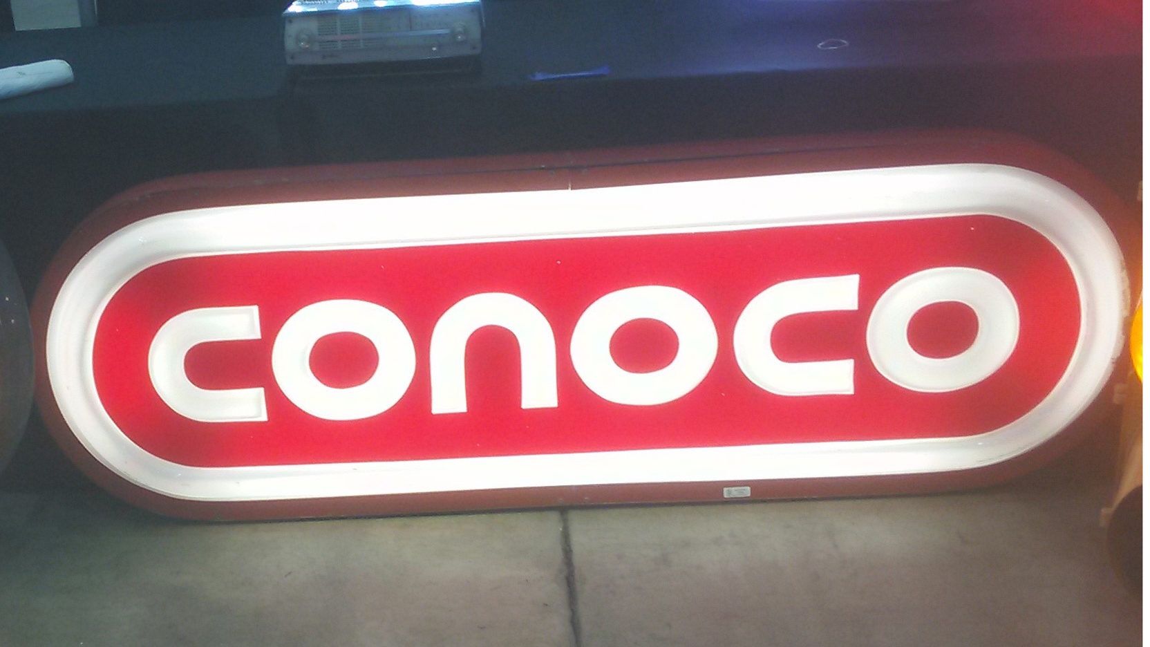 ConocoPhillips gas station lighted sign