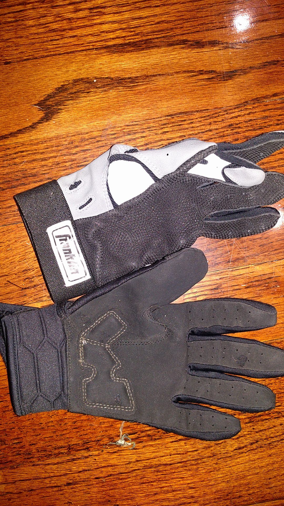 2 lh baseball gloves