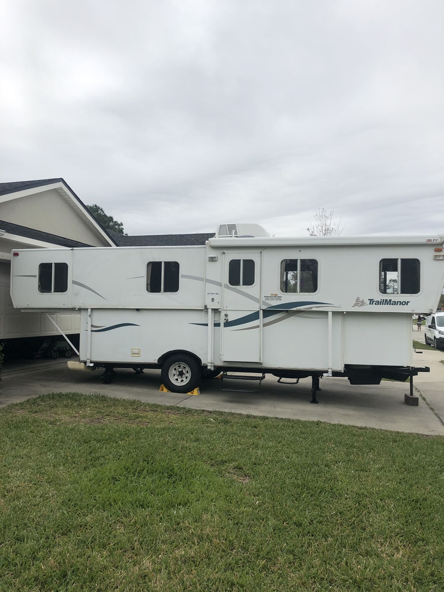 2007 Trailmanor 2720SL (hard sided pop up camper)