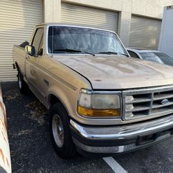 Ford F150 Short Bed 1996 In-Line Six Cylinder Motor Motor Take For Parts Or Restoration