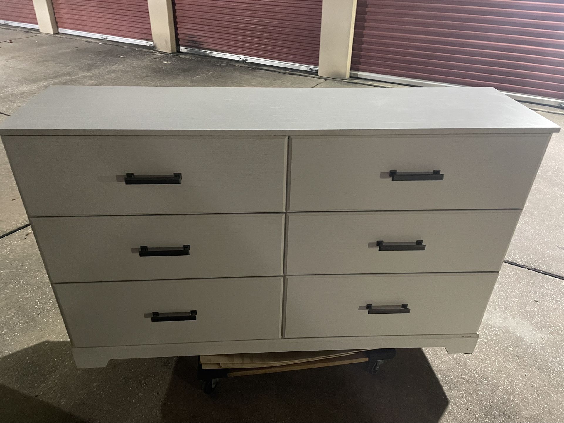 Ashley Stelsie 6 Drawer Dresser Like New