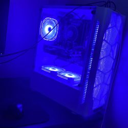 Custom built PC (Specs In Bio)