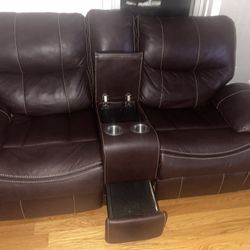 Brown Leather Reclining Loveseat w/ Console & Cup Holders