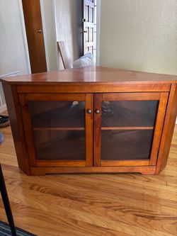Corner glass cabinet