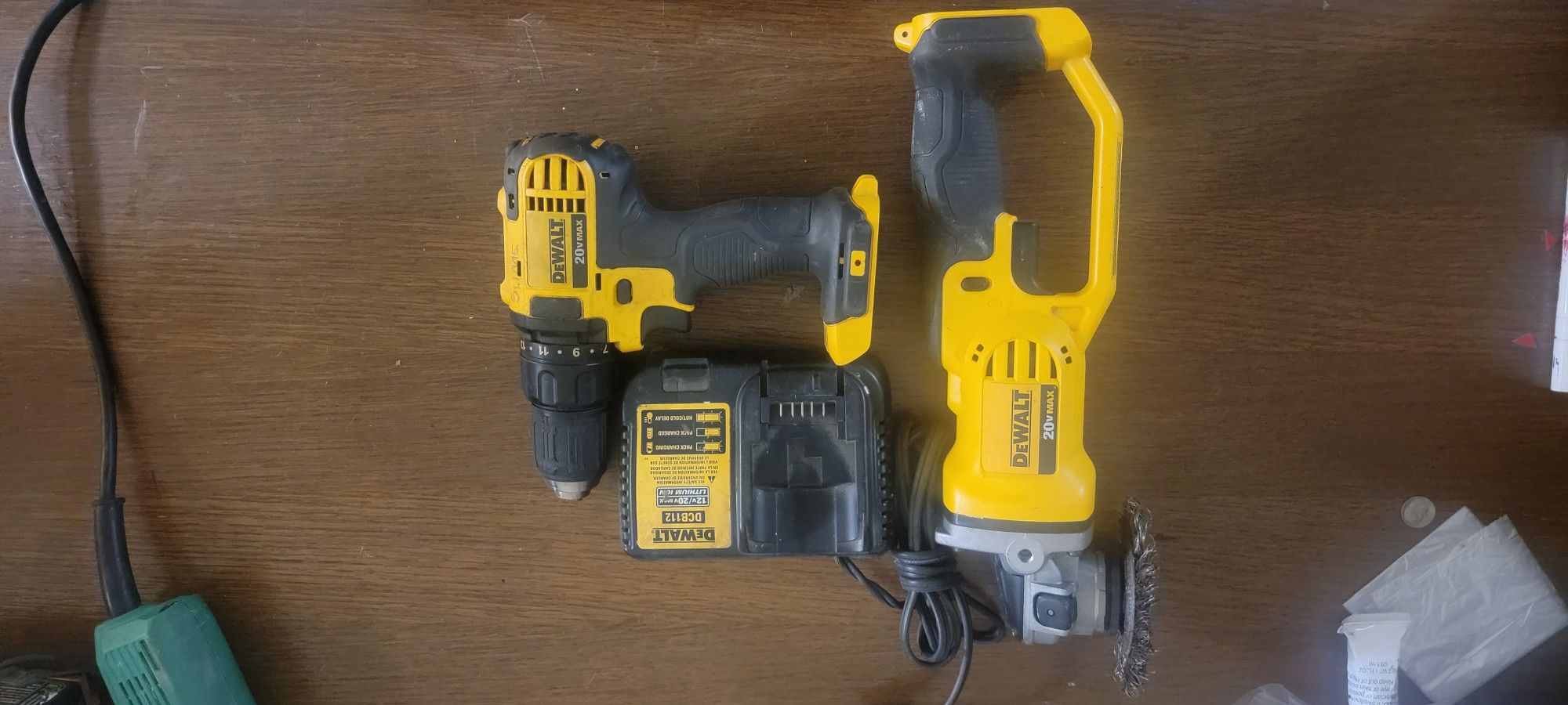 Dewalt 20v Set With Charger & Battery